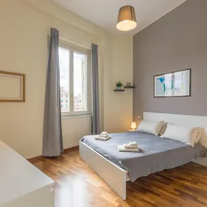 Apartment Near The Port-elegante Con Vista Sui Canali, Livorno