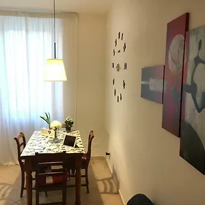 Apartament New Alex Home. Al Teatro., Livorno